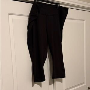 Tek Gear Women's Black athletic capris